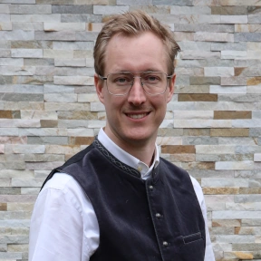 Ein Portrait-Foto von Philipp Kirchmair